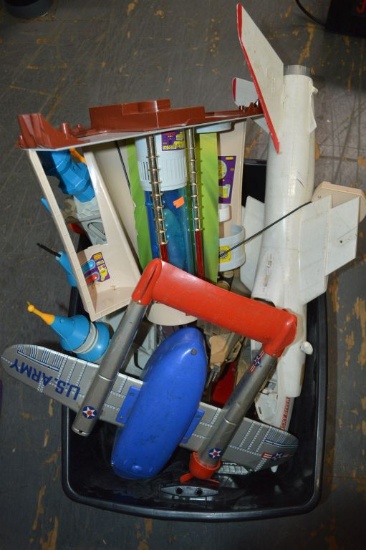 TOY VEHICLES AND PLAYSETS IN BIN