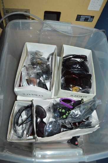 BIN FULL OF MIXED SUNGLASSES