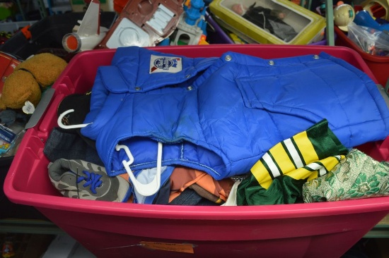 ASSORTED RETRO CLOTHING IN PINK TUB