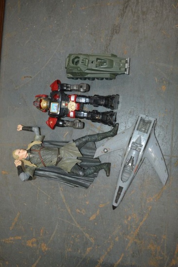 MIXED LARGE TOY LOT IN BLUE BIN