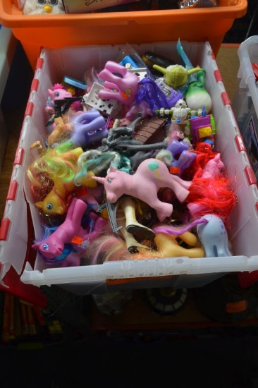 MIXED TOY LOT - MY PRETTY PONY, FIGURES