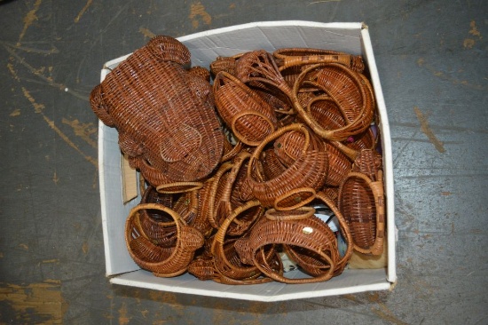 CHICKEN WIRE BASKETS IN BOX