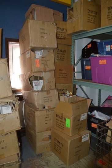 1,000 PLUS TRINKETS, NEW IN BOXES