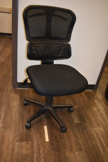 HIGHBACK EXECUTIVE STYLE OFFICE CHAIR, MESH BACK,