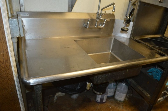 BK RESOURCES SINGLE COMPARTMENT SINK WITH SPRAYER