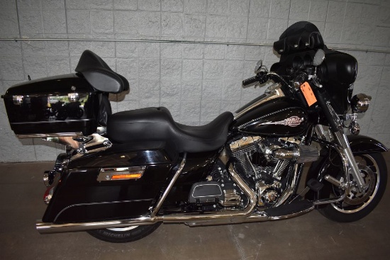 2010 HARLEY DAVIDSON MOTORCYCLE MODEL FLHTC,