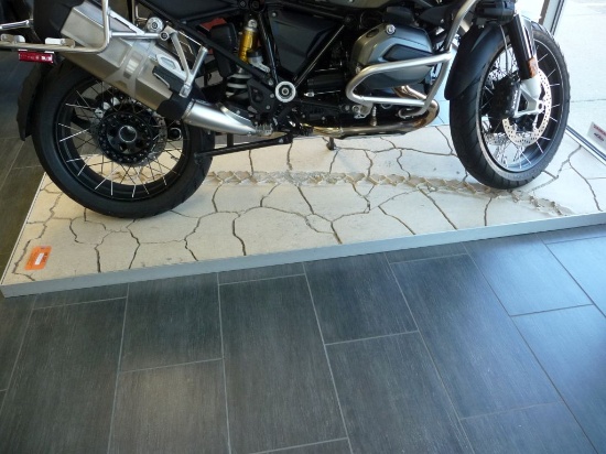 SHOWROOM MOTORCYCLE DISPLAY BASE