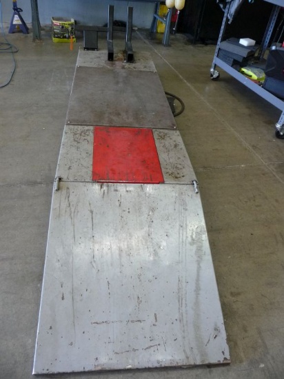 HEAVY DUTY HANDY MOTORCYCLE LIFT, PNEUMATIC,
