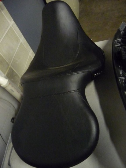 2006 HARLEY HERITAGE MOTORCYCLE SEAT