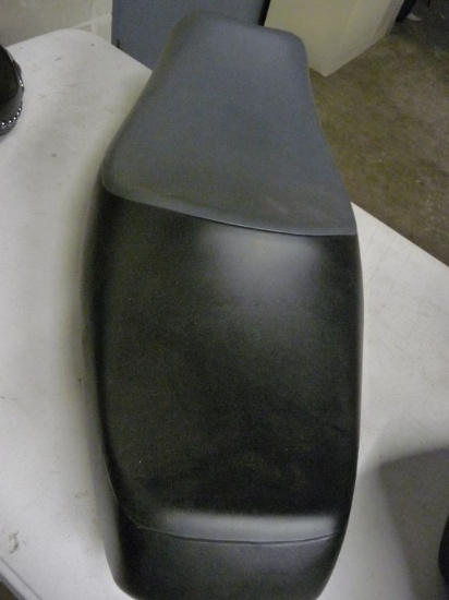KAWASAKI CONCOURS 1400 MOTORCYCLE SEAT
