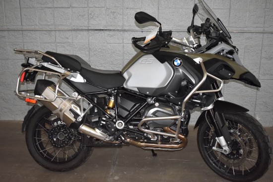 2015 BMW MOTORCYCLE, MODEL R1200GSA, GREEN,