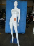 FEMALE MANNEQUIN ON STAND, GLOSS WHITE