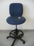 BLUE COUNTER HEIGHT STOOL WITHOUT ARMS