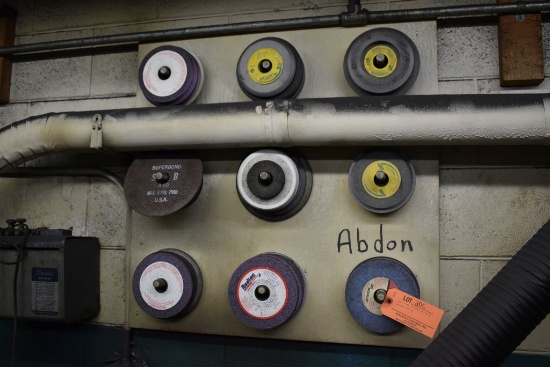 LOT WITH ASSORTED GRINDING WHEELS, 5" TO 6"