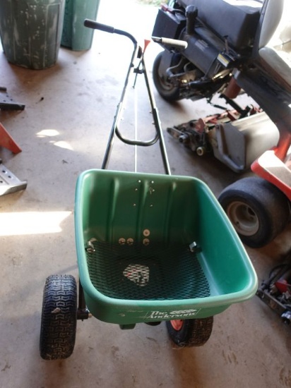 2 Rubbermaid 32 gallon Wheeled Trash Cans - Sherwood Auctions