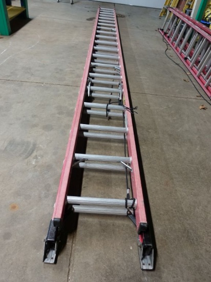 WERNER 40' FIBERGLASS EXTENSION LADDER