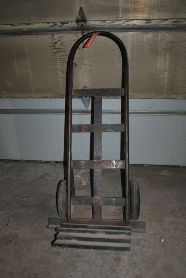 HAND TRUCK WITH CUSTOMIZED PLATFORM