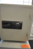 SENTRY SINGLE DOOR SAFE, MODEL 1380, 17