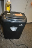 FELLOWES PAPER SHREDDER MODEL DS-1400C, INCLUDES OIL