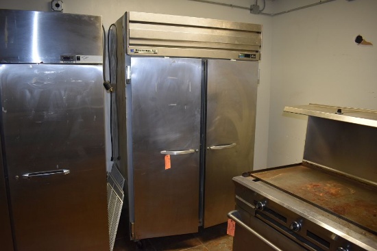 BEVERAGE-AIR 52" 2 DOOR REACH IN FREEZER,