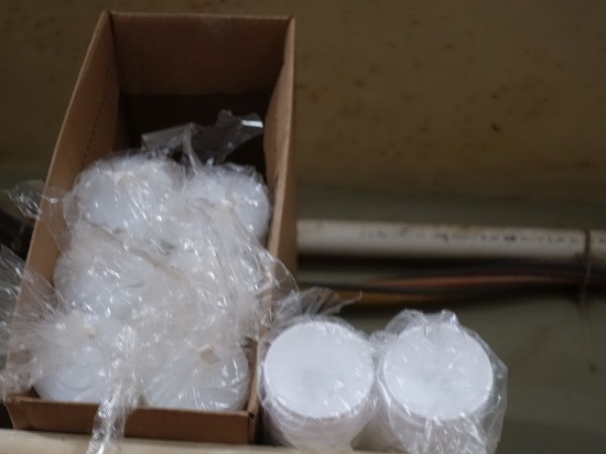 STYROFOAM CUPS WITH LIDS