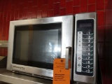 MENUMASTER COMMERCIAL MICROWAVE OVEN, STAINLESS STEEL