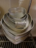 ASSORTED SIZES OF ALUMINUM HEART SHAPED PANS, (11)