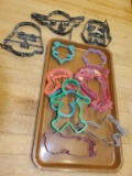 SMALL TRAY WITH ASSORTED COOKIE CUTTERS, PLASTIC AND METAL