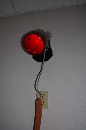 KODAK ADJUSTABLE SAFE LIGHT LAMP, "RED"