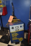 NAPA BATTERY CHARGER MODEL 85-815, 12V