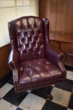 EXECUTIVE STYLE CHAIR W/ARMS, PEDESTAL MOUNT