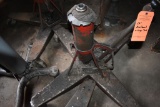 ONE BLACK HAWK TWO STAGE JACK, W/CRADLES