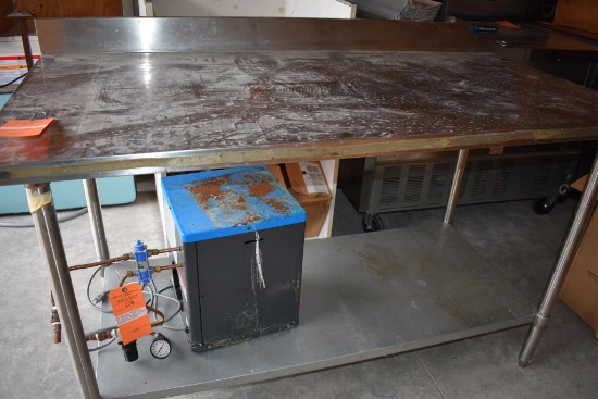 60" STAINLESS STEEL FOOD PREP TABLE WITH LOWER SHELF