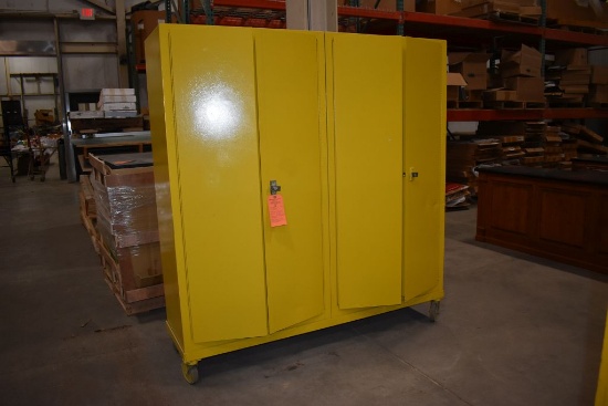 4 DOOR YELLOW HEAVY DUTY METAL CABINET ON CASTERS,