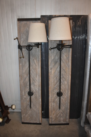 2 WALL MOUNT LIGHT FIXTURES