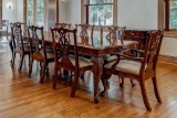 HENREDON DINING TABLE W/2 LEAVES, 2 CAPTAIN CHAIRS,