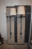 2 WALL MOUNT LIGHT FIXTURES