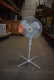 HAMPTON BAY WHITE FAN, ON STAND, 49