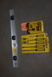SET OF SCREWDRIVERS & SET OF BITS & LEVEL