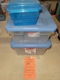 (4) PLASTIC RUBBERMAID BINS W/LIDS