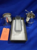 (5) MISC. COOKING/BAKING ITEMS (WIRE BASKETS, TRAY, ETC.)