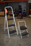 WHITE/BLACK COSCO STEP LADDER, WHITE/BLACK TRICAM