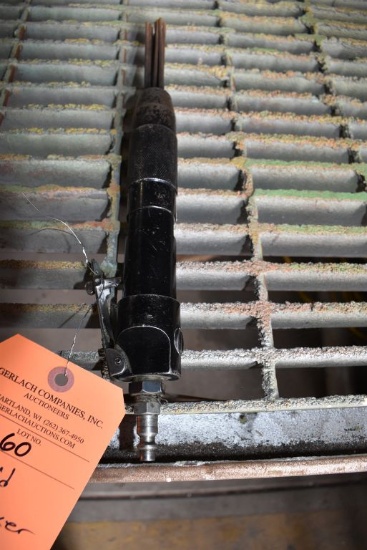 PNEUMATIC WELD BREAKER