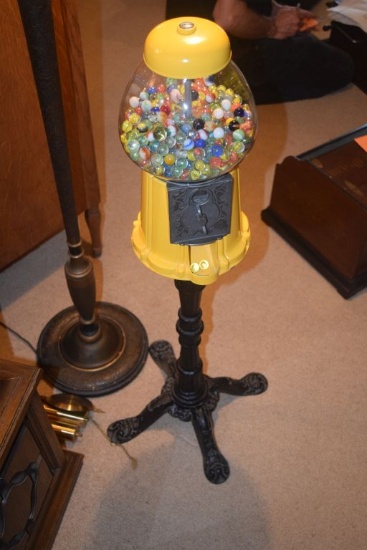 VINTAGE GUMBALL MACHINE INCLUDES MARBLES