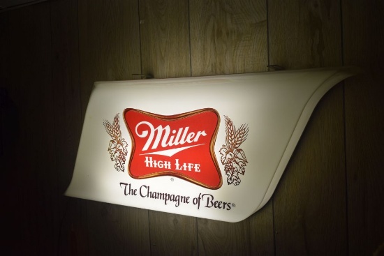 MILLER HIGH LIFE "THE CHAMPAGNE OF BEERS" LIGHTED
