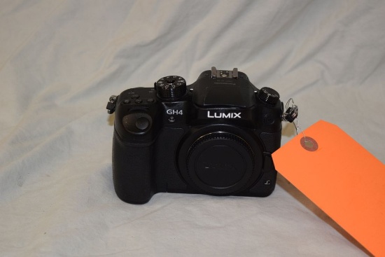 LUMIX GH4 CAMERA BODY WITHOUT BATTERY