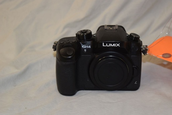 LUMIX GH4 CAMERA BODY WITHOUT BATTERY