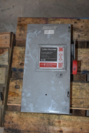 CUTLER HAMMER HEAVY DUTY SAFETY SWITCH, 30 AMP,