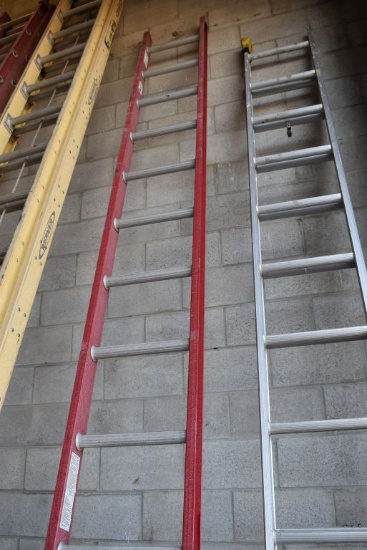 14' SECTION OF FIBERGLASS LADDER, ORANGE