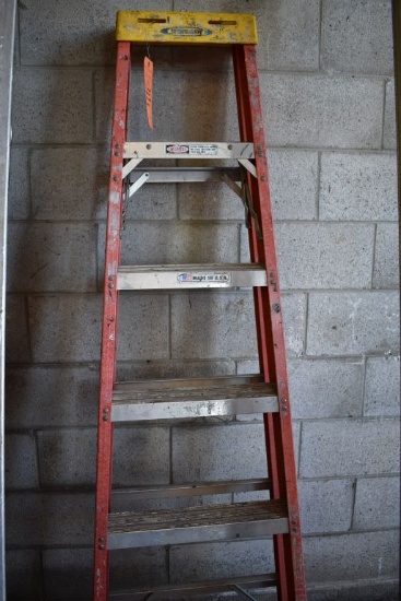 6' WERNER FIBERGLASS STEP LADDER, ORANGE